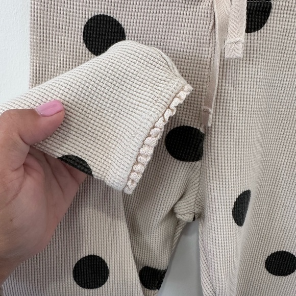Zara Girl’s Beige with Black Polka Dot Leggings - Size 5-6 years - Picture 3 of 7